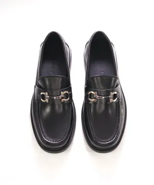 $879 SALVATORE FERRAGAMO - *DUGLAS* Black Lug Sole Gancini Loafer - 11 E US