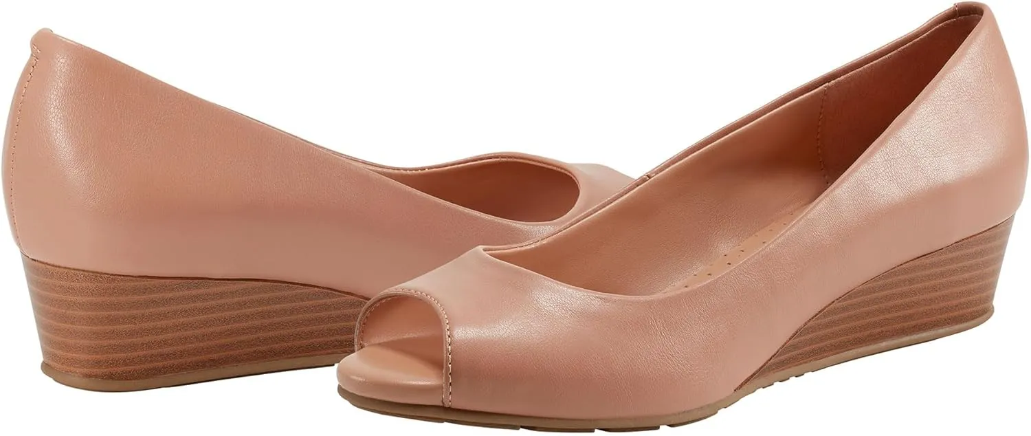 Bandolino Women's Candra Pump