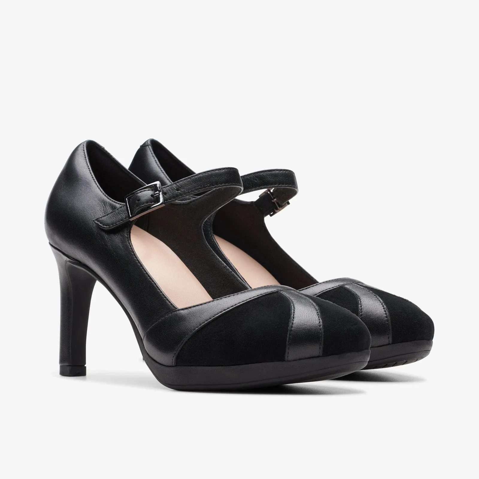 Clarks Women's Ambyr Light Pump Black Combi 26174115