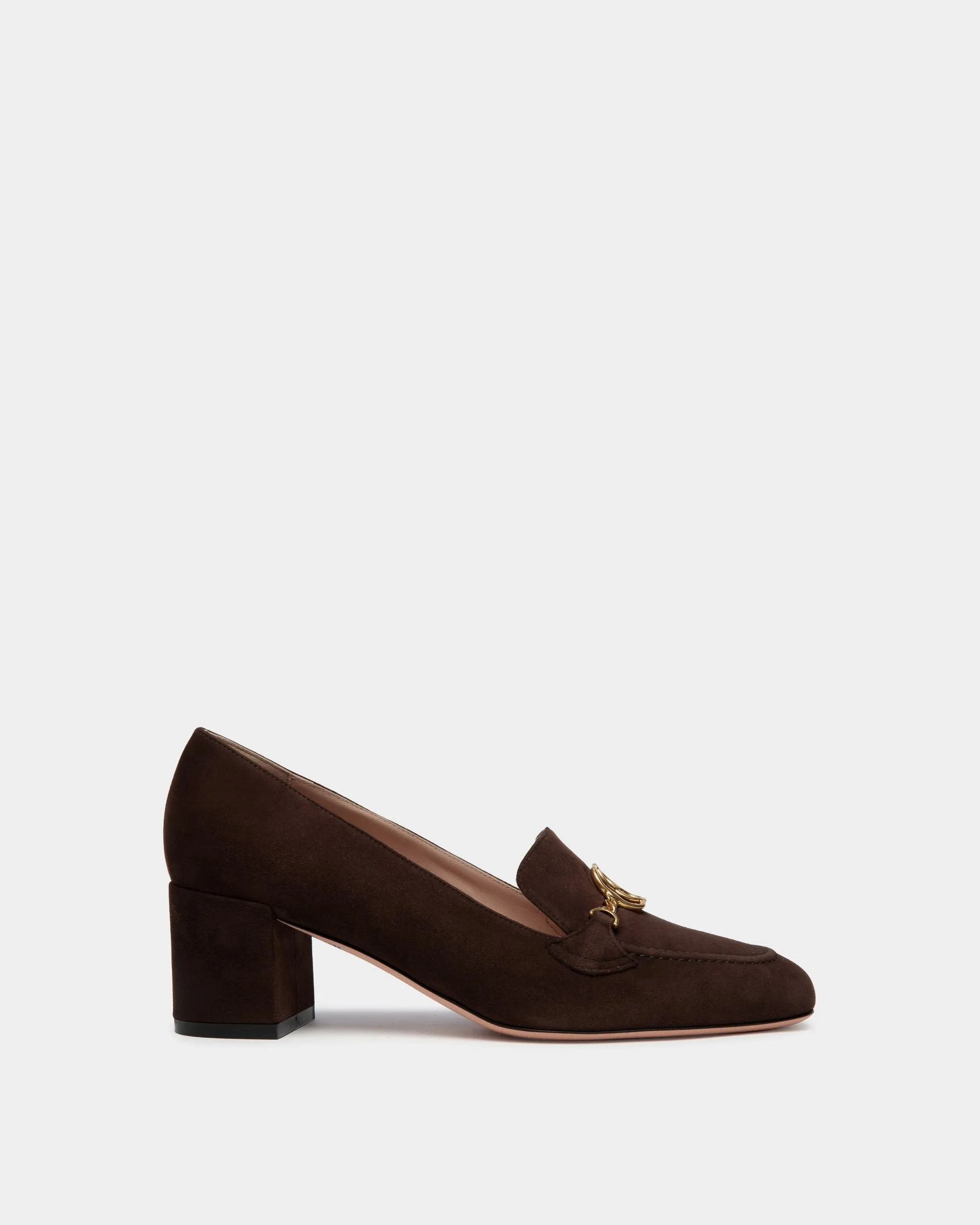 Daily Emblem Pump in Ebano Suede
