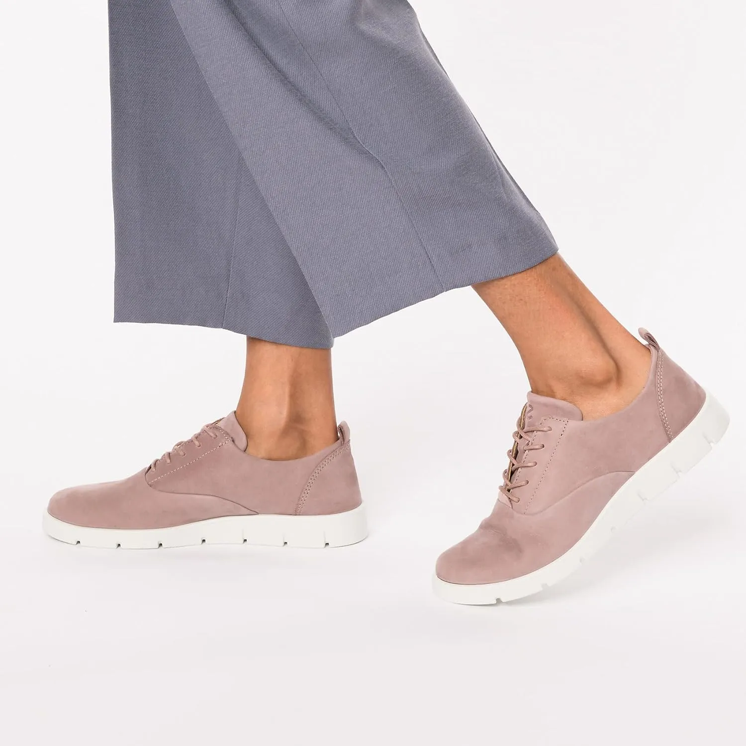 ECCO Women's Bella. Sneaker