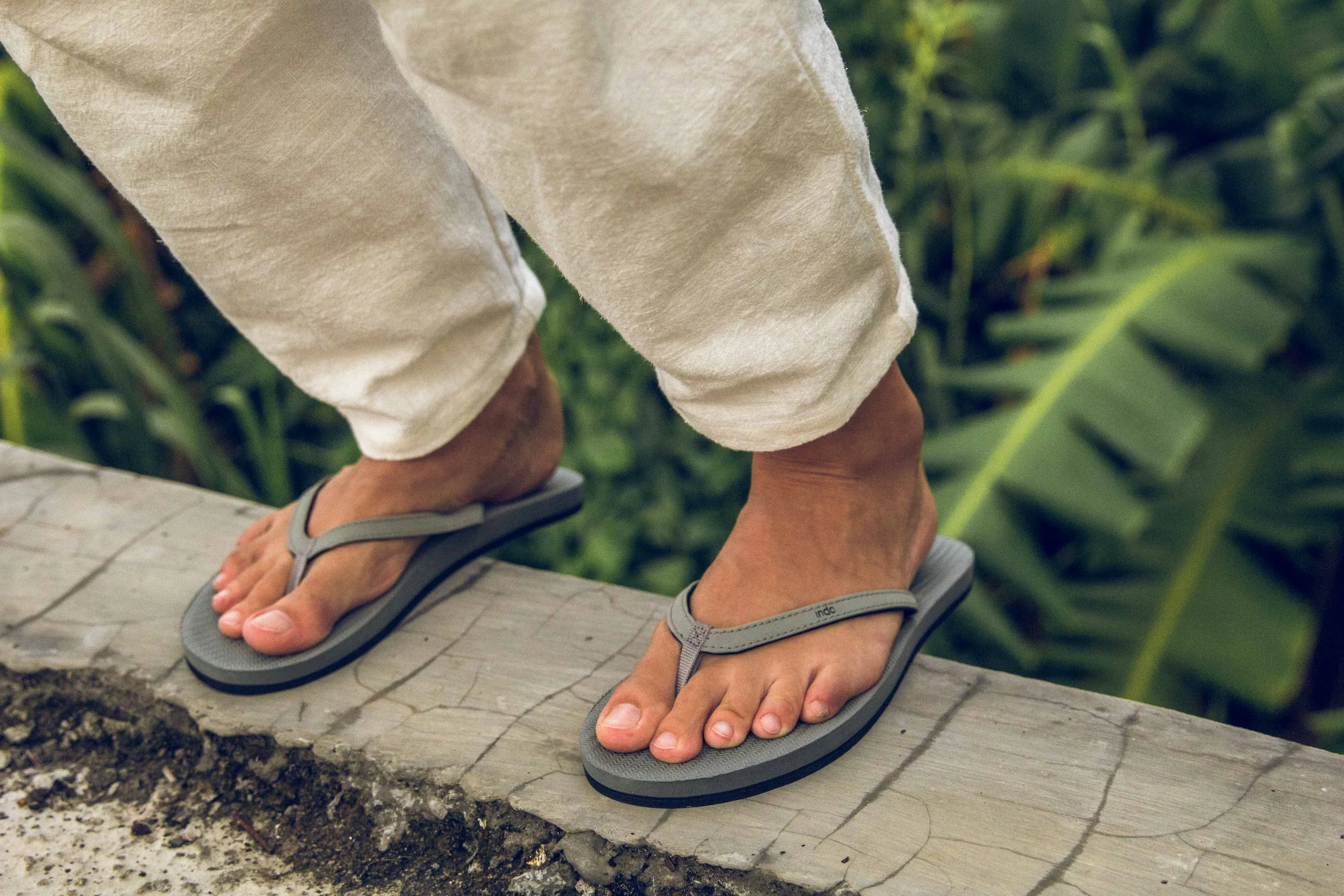 Essential Flip Flop - Women