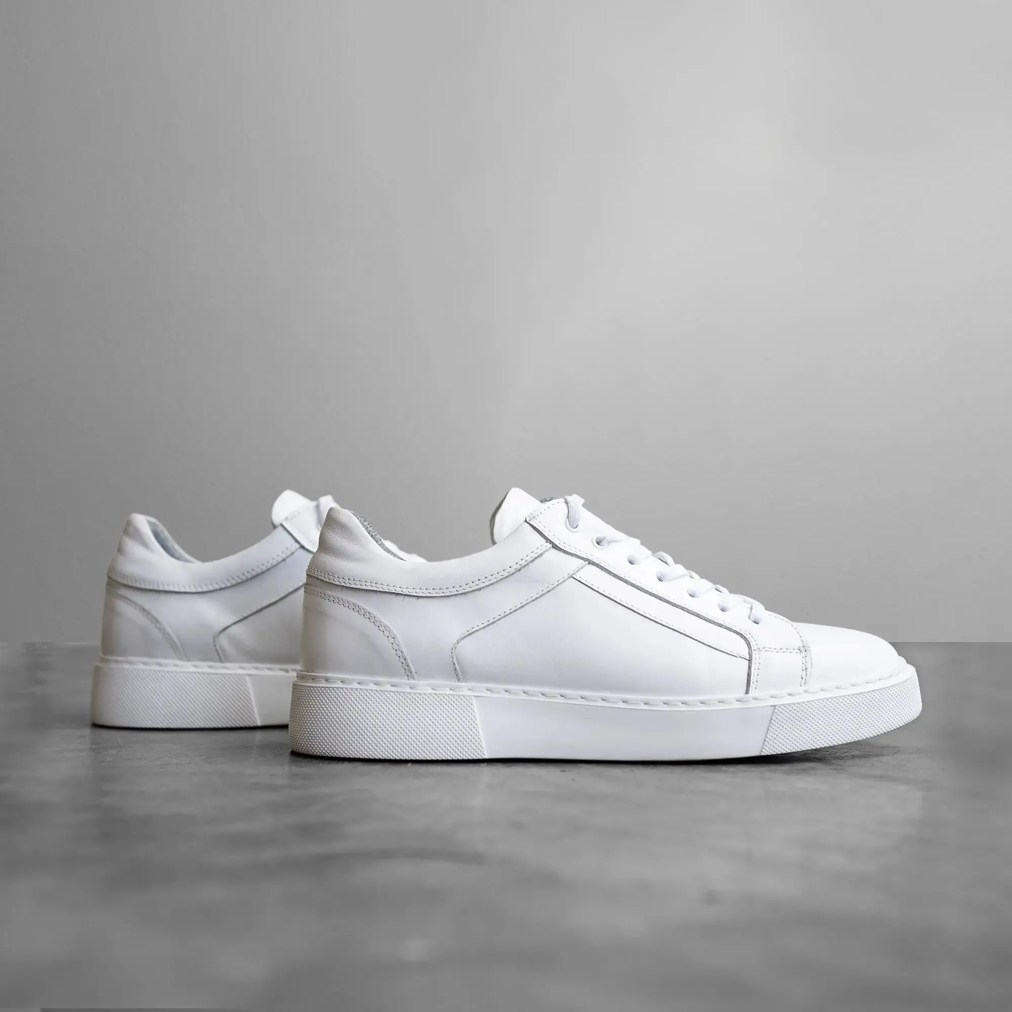 Iconic Sneaker White