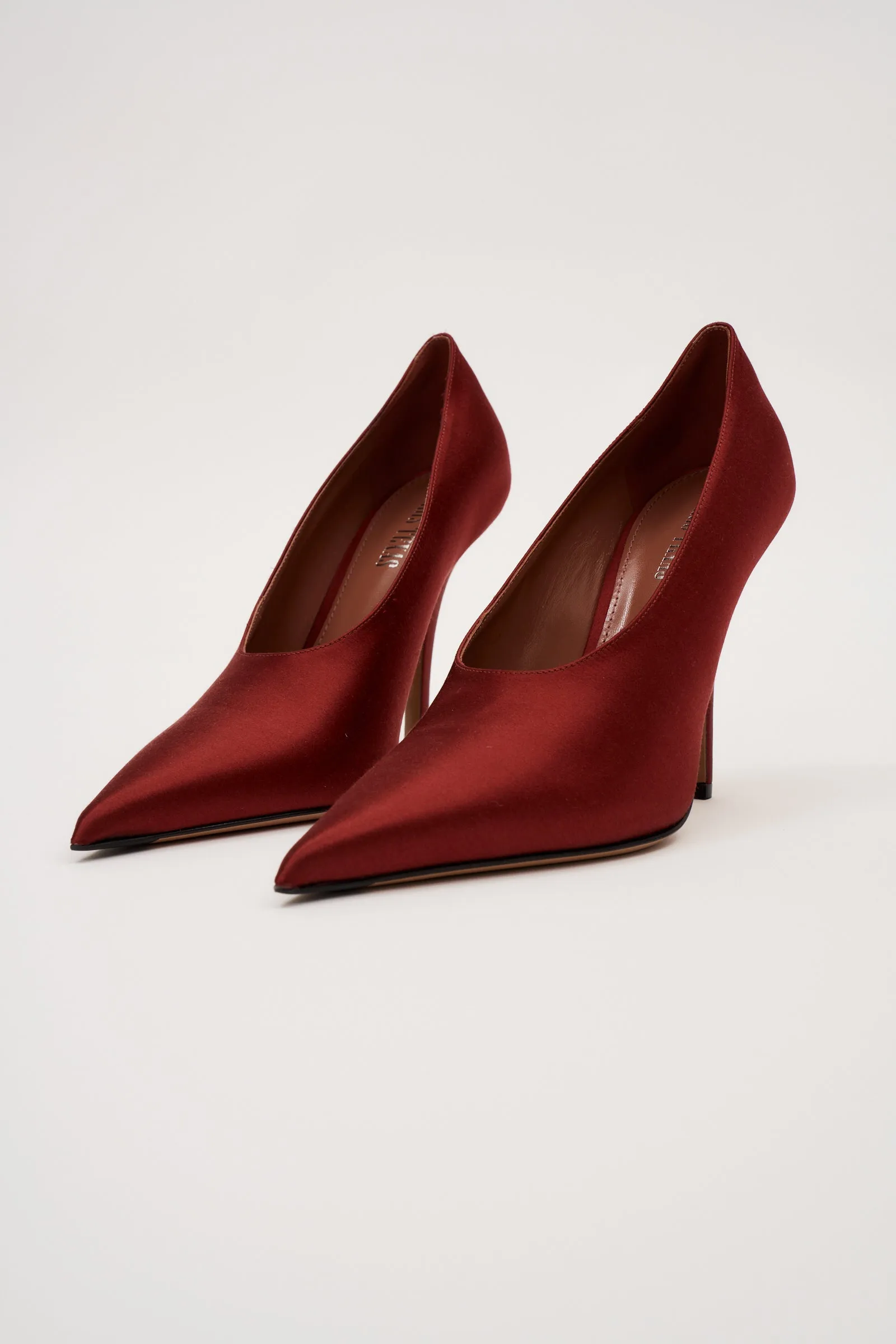 Jessica Rouge Noir Satin Pump
