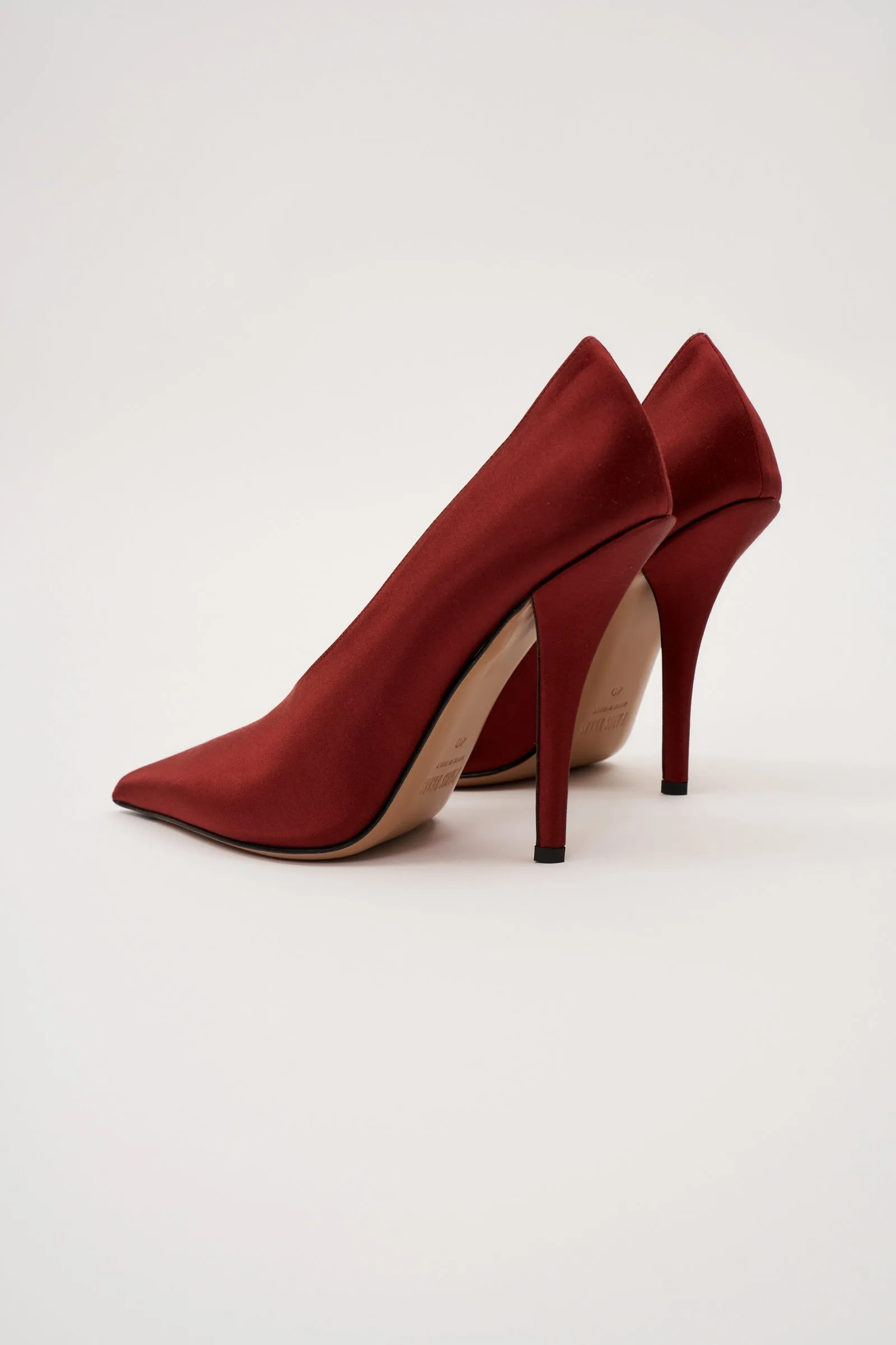 Jessica Rouge Noir Satin Pump