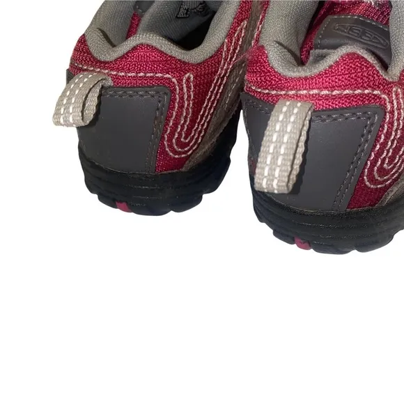 𝅺Keen girls Joey y outdoor sneaker shoe size 2 youth