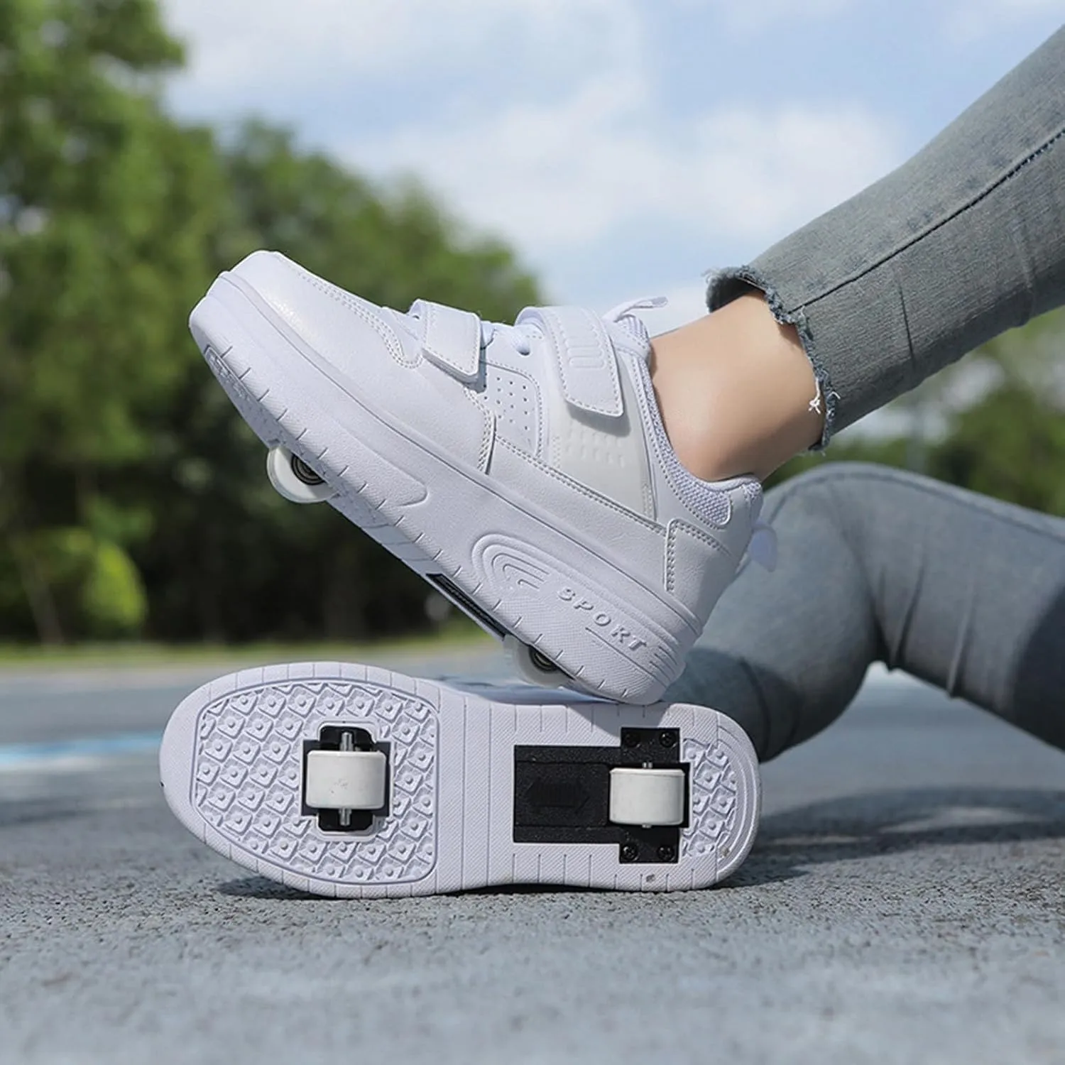 Kids Roller Shoes Boy Girl Sneakers, Street Skateboarding Shoe Fashion Parkour Shoes with 2-Wheels Unisex Retractable Skating Shoes for Children's Park Sports Walking