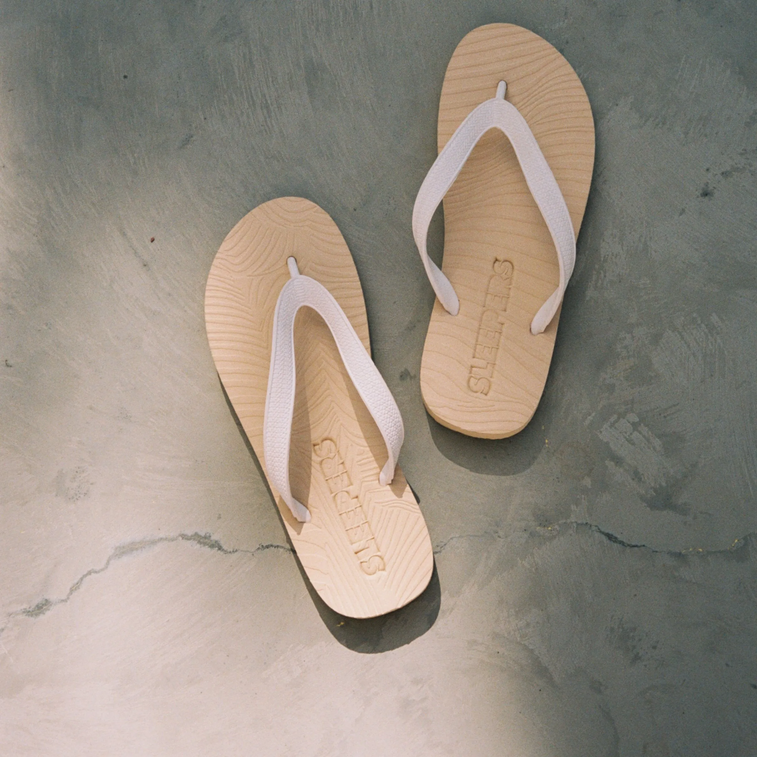 Mens Beige White Flip Flop