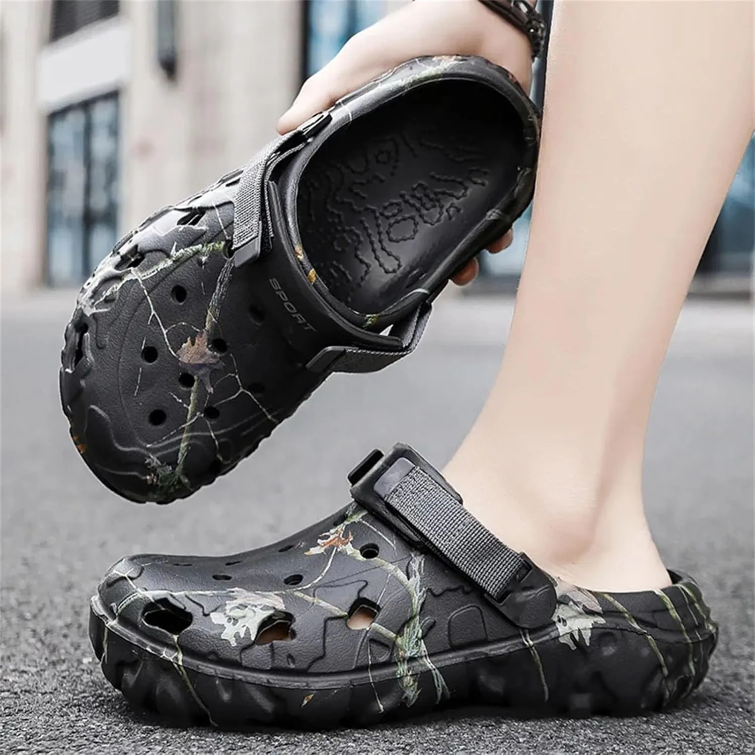 Men's Soft Sole Garden Slippers - Lightweight Non-Slip Flip Flops for Indoor/Outdoor Use