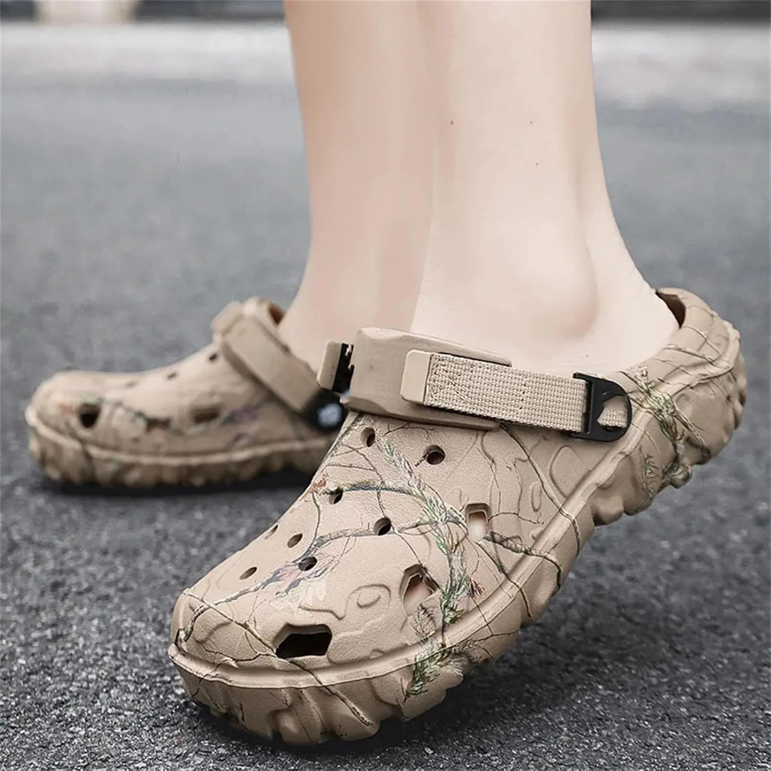Men's Soft Sole Garden Slippers - Lightweight Non-Slip Flip Flops for Indoor/Outdoor Use