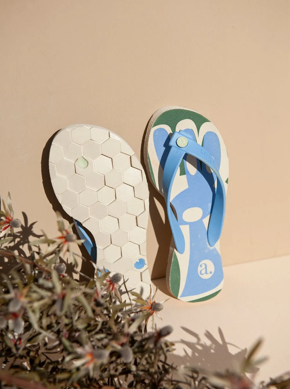 Nalu Rubber Flip Flops | Off-White
