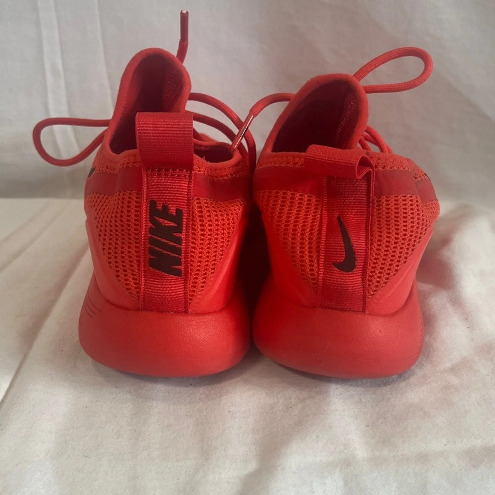 Nike Lunar Charge Red Sneaker Womens Size 9 Swoosh 2016 Athletic Running Gym