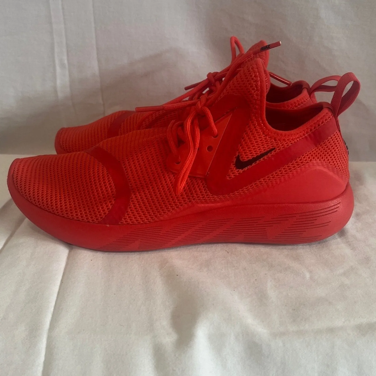 Nike Lunar Charge Red Sneaker Womens Size 9 Swoosh 2016 Athletic Running Gym